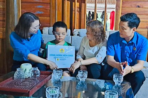 Thi đua lập thành tích chào mừng Đại hội XII Công đoàn tỉnh Điện Biên