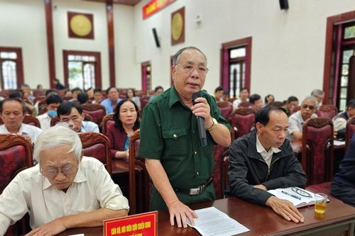Thường trực Thành ủy Pleiku đối thoại với cán bộ, hội viên cựu chiến binh