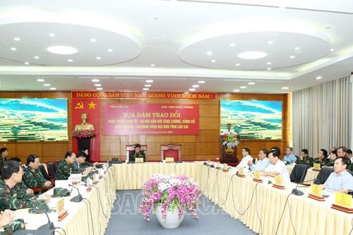 Tỉnh Lào Cai và Học viện Quốc phòng tọa đàm trao đổi phát triển kinh tế - xã hội gắn với tăng cường, củng cố quốc phòng - an ninh