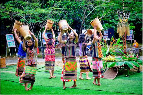 Tăng cường khối đoàn kết dân tộc thông qua các câu lạc bộ văn hóa dân gian