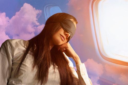 Hành khách 'ngủ say' không dậy khi máy bay hạ cánh, tiếp viên đến gọi phát hiện sự thật tá hỏa, không thể cứu vãn