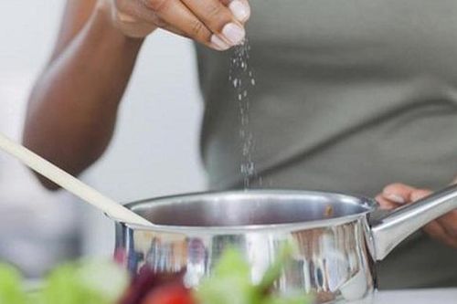 Sử dụng gia vị đúng cách cho trẻ ăn dặm