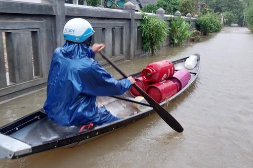 Thừa Thiên Huế: Nhiều nơi ngập nặng, di dời dân đến nơi an toàn