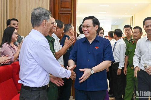 Chủ tịch Quốc hội Vương Đình Huệ tiếp xúc cử tri quận Đồ Sơn