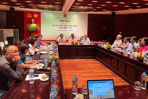 Gần 1.000 tác phẩm dự thi vẽ tranh về Di sản văn hóa Việt Nam