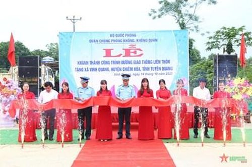Quân chủng Phòng không - Không quân tổ chức hành quân về nguồn