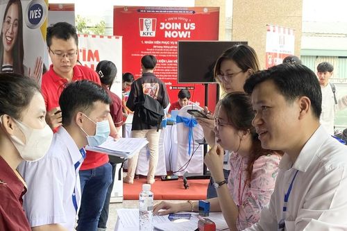 Nhiều việc làm hấp dẫn tại Ngày hội tuyển dụng việc làm 2023