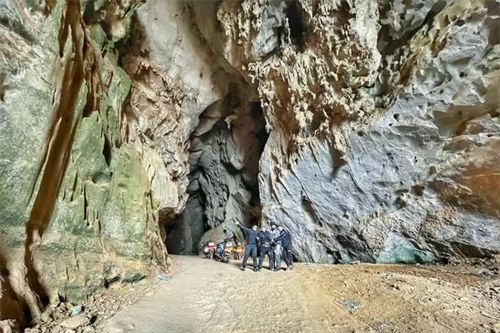 Hang Thẳm Luông- đường xuyên núi độc nhất ở Tây Bắc