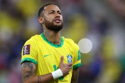 Neymar lần đầu lên tiếng khi bị cổ động viên tấn công
