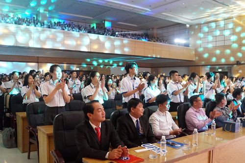 Nỗ lực giúp tân sinh viên thích nghi môi trường đại học