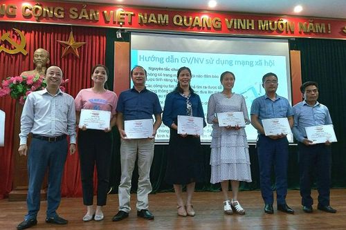 Tập huấn công tác truyền thông cho cán bộ quản lý giáo dục Hải Dương