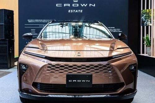 Cận cảnh Toyota Crown Estate 2024 vừa được ra mắt tại Nhật Bản
