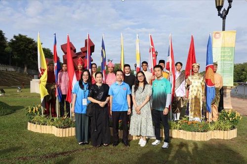 Đại sứ Việt Nam khai trương không gian đi bộ ASEAN tại Brunei Darussalam