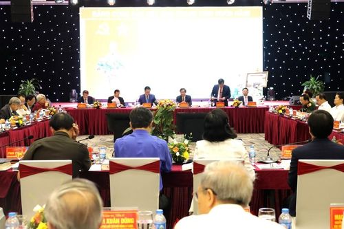 Ngăn chặn cho được sự suy thoái về tư tưởng chính trị, đạo đức, lối sống