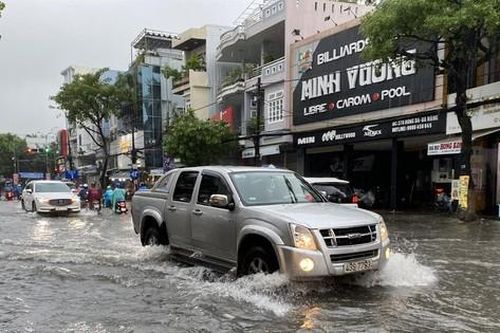 Miền Trung mưa trắng trời, đối mặt rủi ro lớn