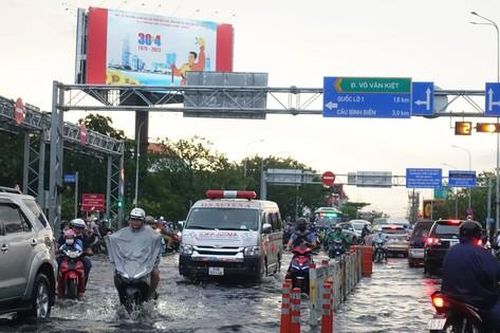 TPHCM chỉ đạo khẩn về ứng phó với đợt mưa lớn kết hợp triều cường