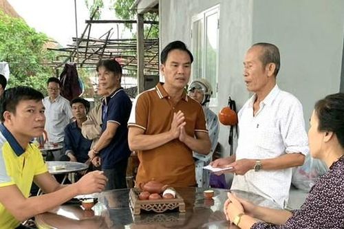 Đánh cá giữa mưa lũ, một người bị nước cuốn tử vong