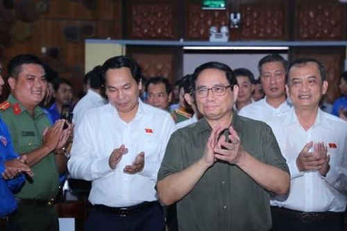 Thủ tướng Phạm Minh Chính tiếp xúc cử tri thành phố Cần Thơ