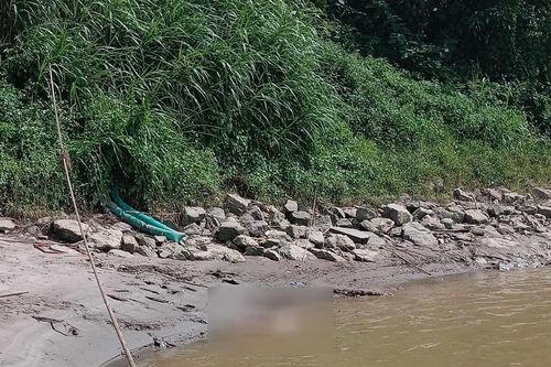 Tìm tung tích thi thể nữ giới phân nhiều mảnh trên sông Hồng
