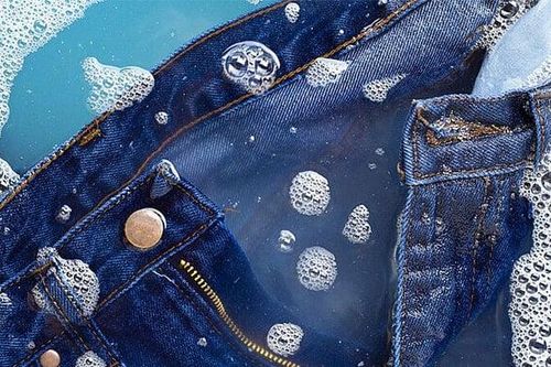 Có nên giặt quần jeans, bảo quản thế nào cho đúng?