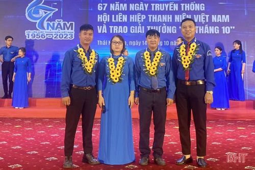 Bí thư Đoàn xã ở Hà Tĩnh nhận giải thưởng '15 tháng 10'