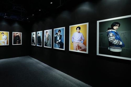 Triển lãm hình ảnh độc quyền về các sao K-Pop tại Hà Nội
