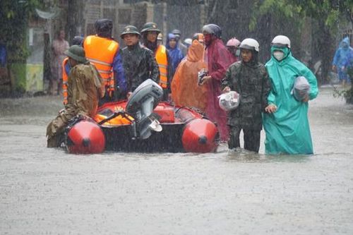 Lần đầu tiên trong lịch sử, cảnh báo rủi ro thiên tai cấp 4 do mưa lũ tại Thừa Thiên Huế - Đà Nẵng