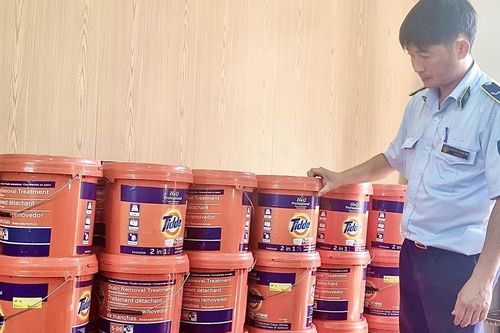 Phạt 16 triệu đồng vì buôn bán gần 500 kg bột giặt giả mạo nhãn hiệu