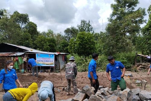 Khởi công xây dựng 'Ngôi nhà thắp sáng những ước mơ' cho học sinh nghèo huyện Chư Păh