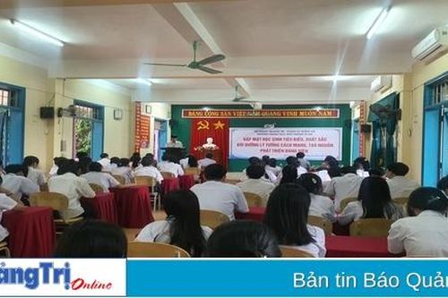 Gặp mặt học sinh tiêu biểu, xuất sắc bồi dưỡng lý tưởng cách mạng, tạo nguồn phát triển đảng