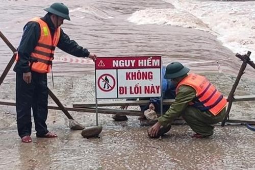 Mưa lớn diện rộng, Quảng Bình triển khai lực lượng ứng phó khẩn cấp