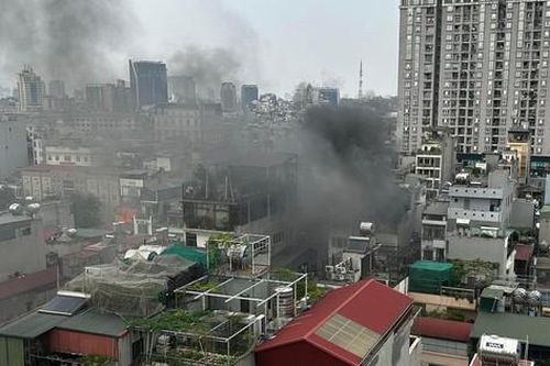 Cháy nhà cao tầng tại Hà Nội vì đun nước sôi