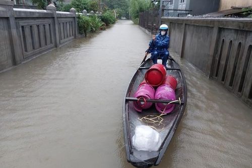 Mưa lớn gia tăng ở miền Trung, có nơi cao kỷ lục trên 800mm