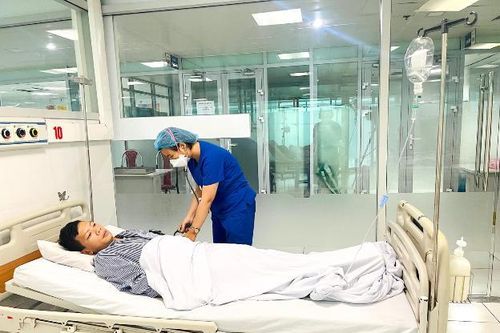 Bác sĩ, điều dưỡng trở thành cầu nối, giúp bệnh nhân nghèo thoát 'cửa tử'