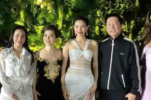 Hoa hậu Thùy Tiên hội ngộ ông Nawat và bà Teresa sau khi bị hủy theo dõi, thái độ ra sao?