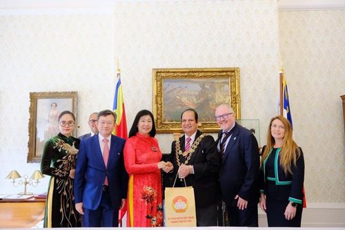 Đoàn công tác TP Hà Nội kết thúc tốt đẹp chuyến làm việc tại Anh, Ireland