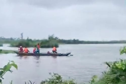 Lật ghe trên sông Trường Giang, một người mất tích
