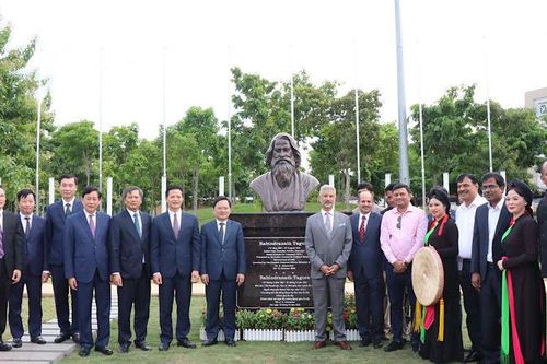 Khánh thành tượng danh nhân RabinDranath Tagore tại Bắc Ninh do Chính phủ Ấn Độ tặng
