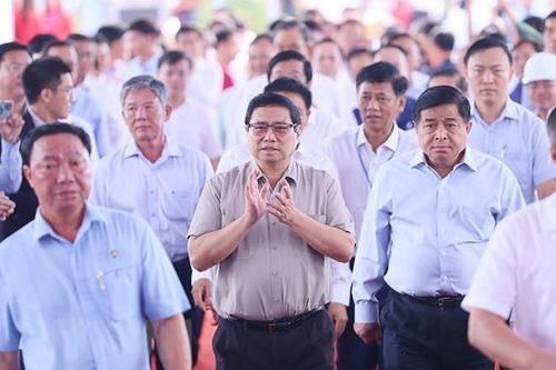 Podcast bản tin trưa 15-10: Thủ tướng Phạm Minh Chính phát lệnh khởi công cầu Đại Ngãi; Tâm mưa dịch chuyển, vùng áp thấp 'bồi' thêm mưa ở Trung bộ