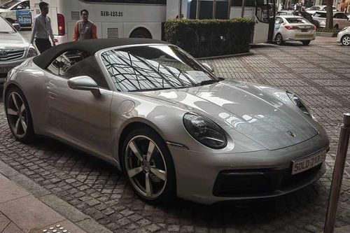 'Soi' Porsche 911 Carrera S Cabriolet gần 12 tỷ của NTK Thái Công