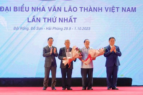 Những nhà văn 'thất thập' nhưng chưa hề 'cổ lai hy'