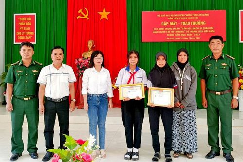 Nhiều hoạt động chăm lo cho học sinh nghèo nơi biên giới An Giang