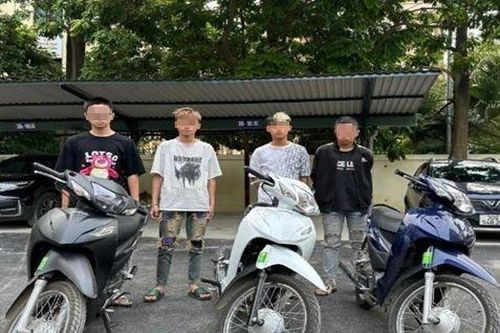 Bắt khẩn cấp nhóm thiếu niên dùng dao cướp tài sản trên đường Hà Nội