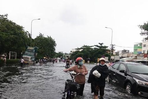 Mới nhất về đợt mưa rất to, triều cường đạt đỉnh ở TPHCM và Nam bộ