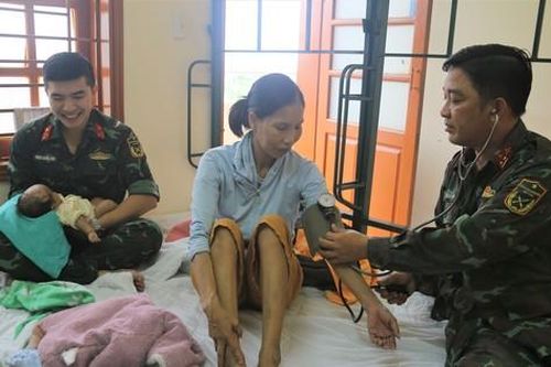 Người dân Đà Nẵng sơ tán đã 3 ngày, nhưng nhà vẫn ngập