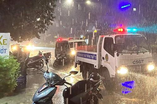Ô tô lao vào đám đông làm 3 người thương vong ở Bình Dương