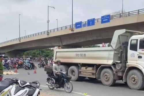 Va chạm xe ben, người đi xe đạp tử vong giữa nút giao 'tử thần' ở TP.HCM
