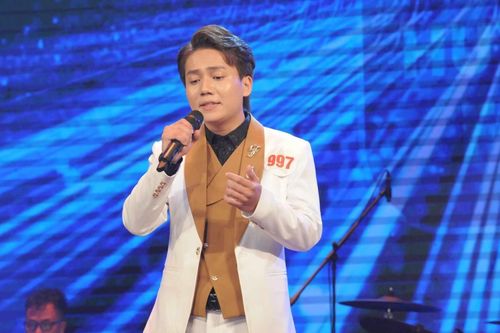 Định bỏ thi vì nhà cháy, Trần Anh Tiến giành Quán quân 'Ngôi sao Bolero'