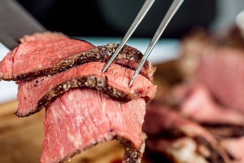 Người Việt ở thành thị đang ăn quá nhiều thịt