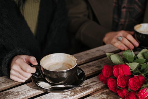 Quyết ly hôn vì chồng quên kỷ niệm ngày cưới, còn để bà bầu tới tận nhà tìm
